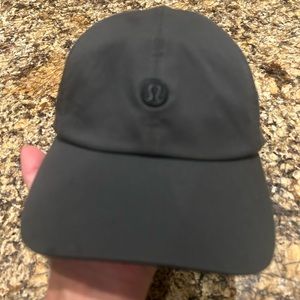 Lululemon hat - worn only twice!